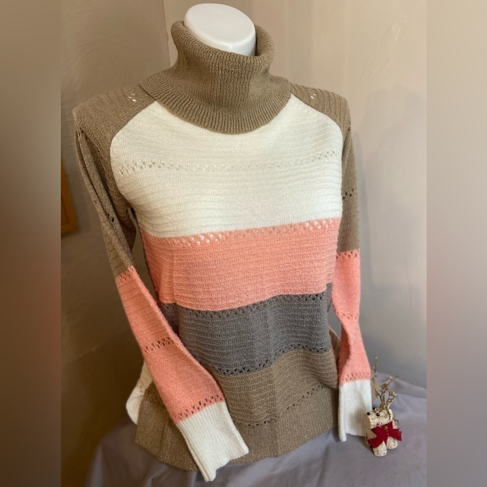 Lightweight~Multi-Colored~Turtleneck~Pullover~Knit Sweater~Size L